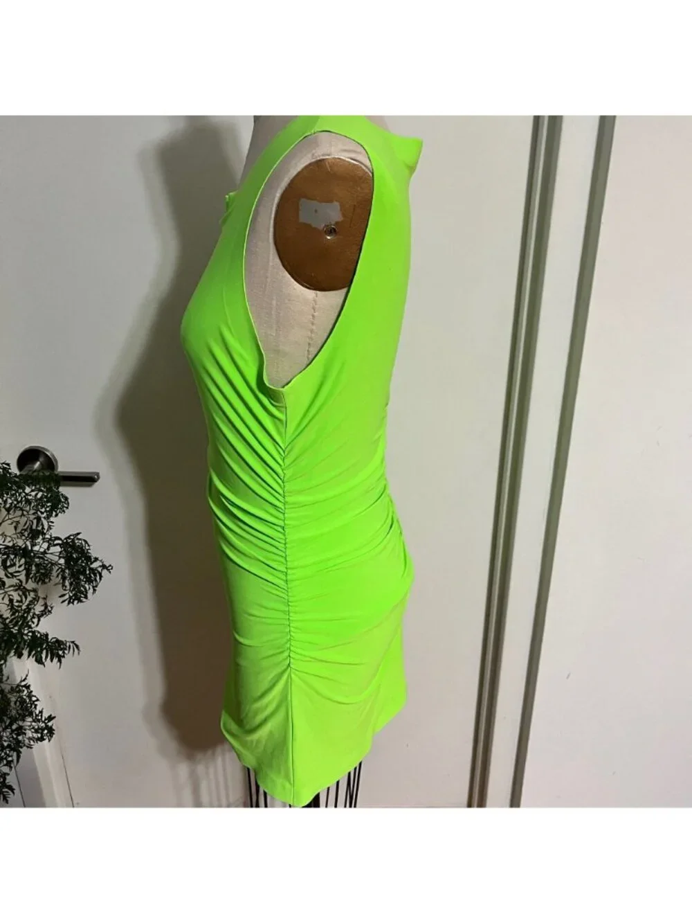 NWOT NORMA‎ KAMALI Sleeveless Pickleball Mini Dress in Neon Green Size Medium